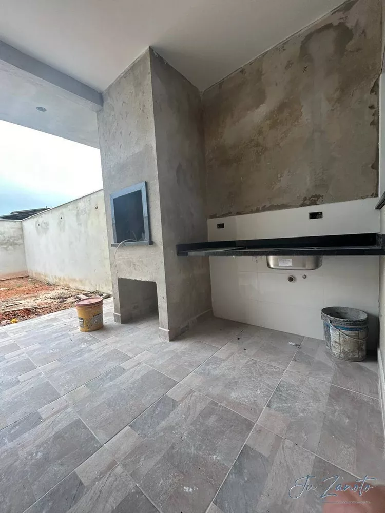 Casa à venda com 3 quartos, 100m² - Foto 2