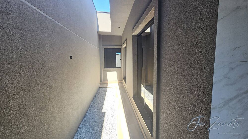 Casa à venda com 3 quartos, 82m² - Foto 2