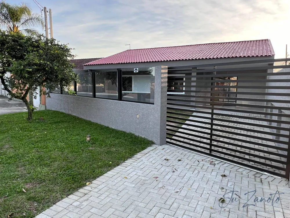 Casa à venda com 4 quartos, 187m² - Foto 1