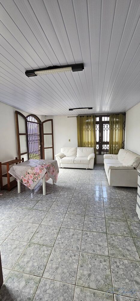 Casa à venda com 3 quartos, 120m² - Foto 2