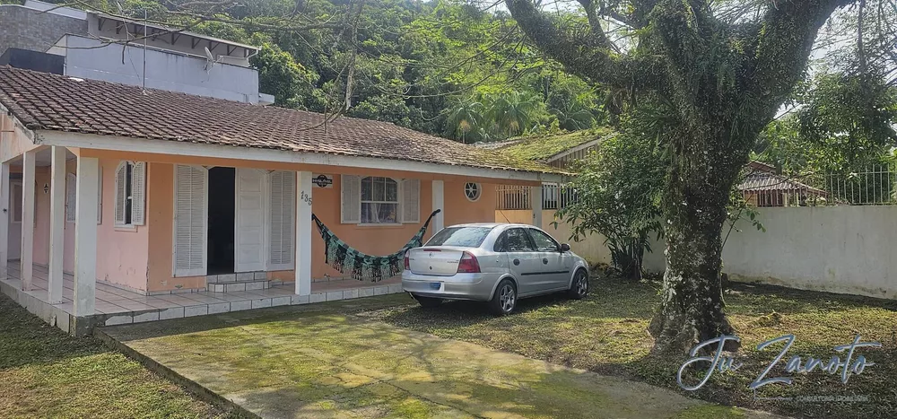 Casa à venda com 3 quartos, 350m² - Foto 1