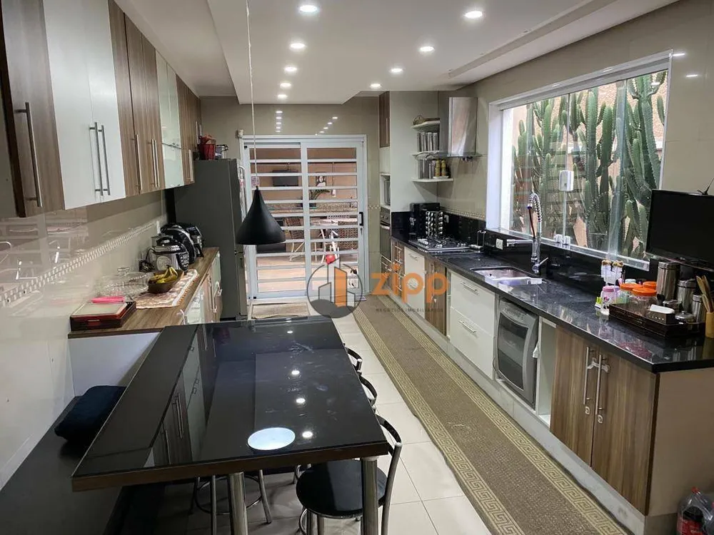 Sobrado, 3 quartos, 240 m² - Foto 4