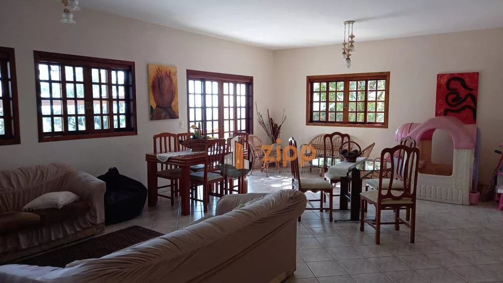 Sobrado à venda com 3 quartos, 250m² - Foto 2