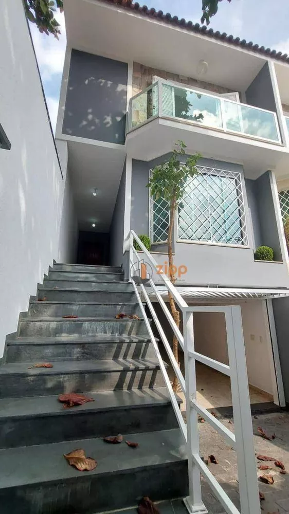 Sobrado à venda com 3 quartos, 200m² - Foto 3