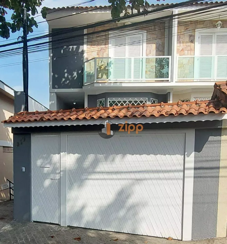 Sobrado à venda com 3 quartos, 200m² - Foto 1