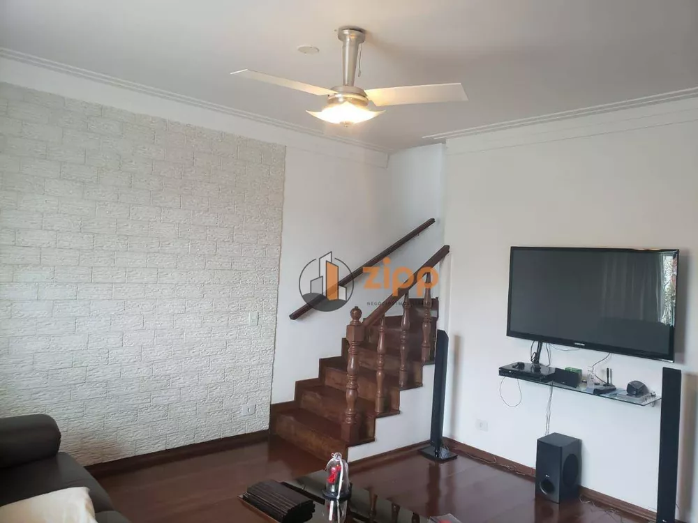 Sobrado à venda com 3 quartos, 240m² - Foto 2