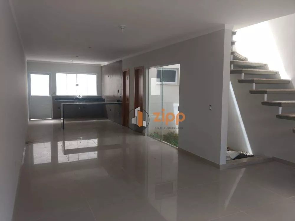 Sobrado à venda com 3 quartos, 125m² - Foto 1