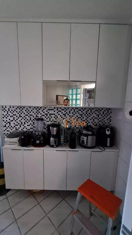 Apartamento à venda com 2 quartos, 70m² - Foto 3