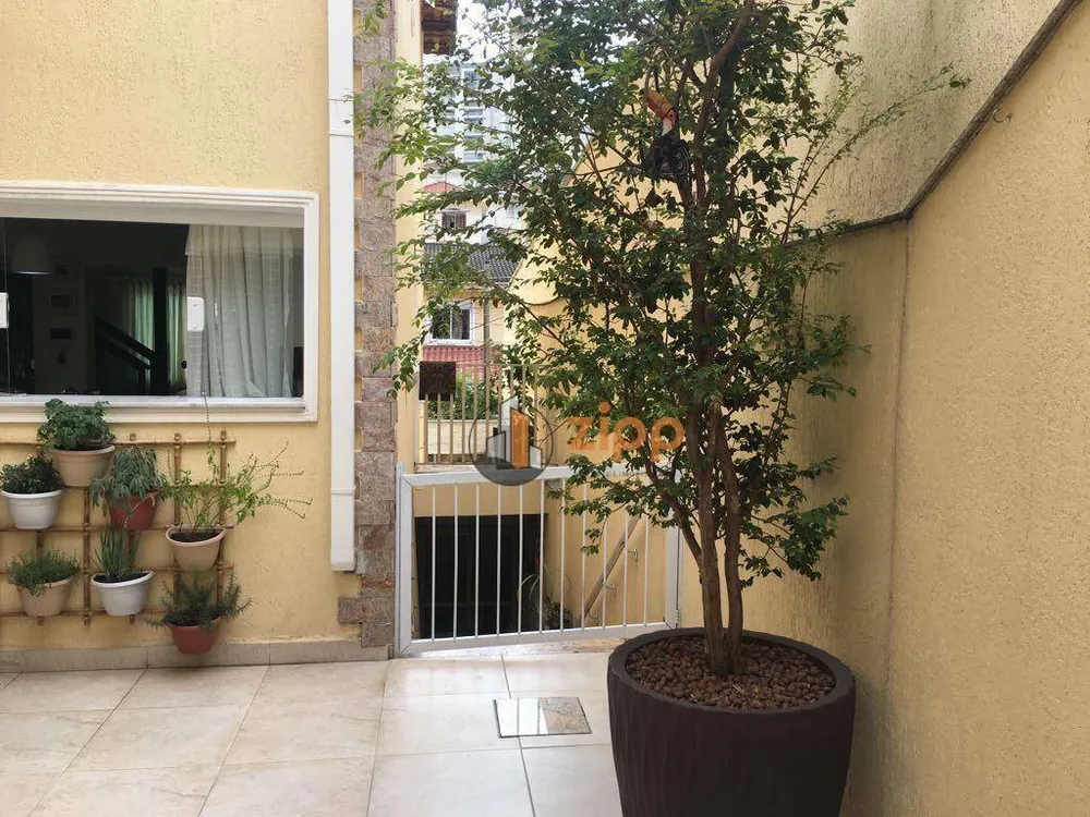 Sobrado, 4 quartos, 250 m² - Foto 1