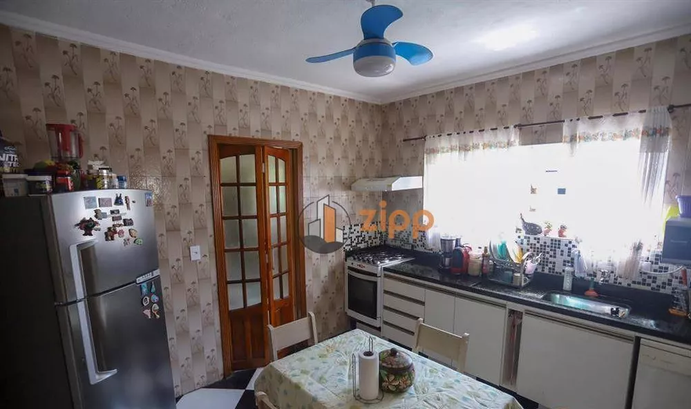 Sobrado à venda com 4 quartos, 220m² - Foto 4