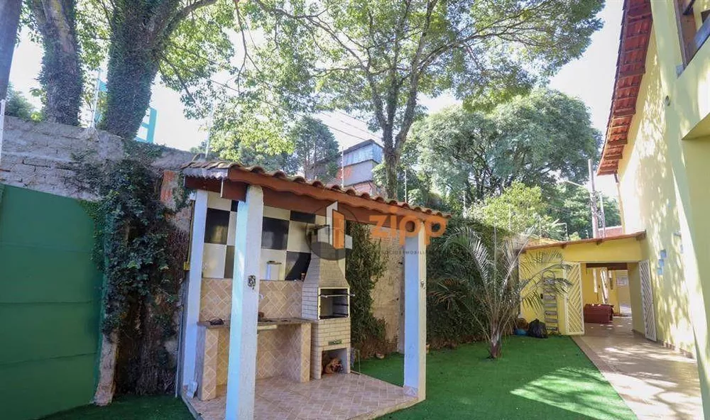 Sobrado à venda com 4 quartos, 220m² - Foto 2