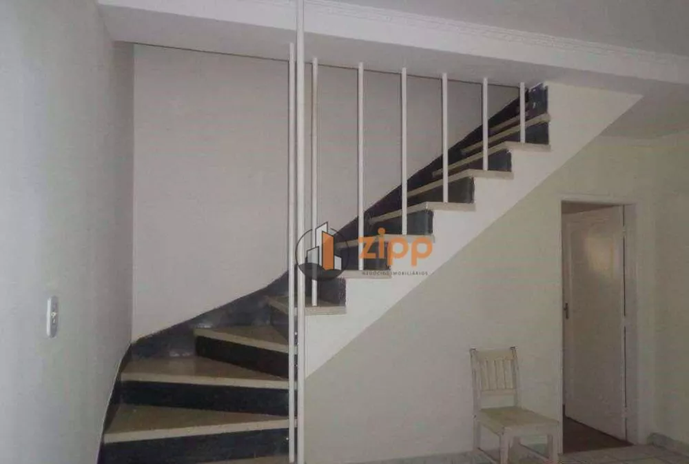 Sobrado à venda com 2 quartos, 120m² - Foto 2