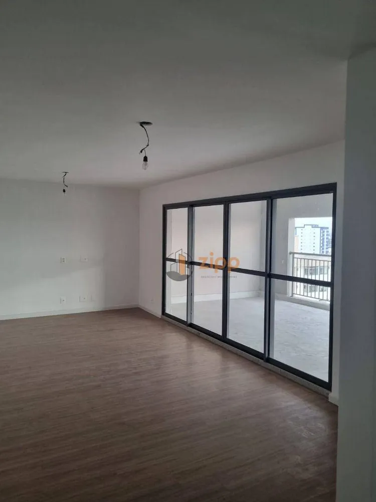 Apartamento, 3 quartos, 155 m² - Foto 1