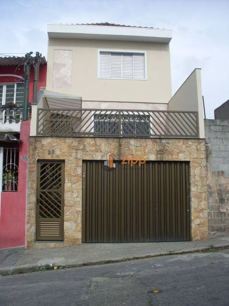 Sobrado à venda com 4 quartos, 220m² - Foto 1