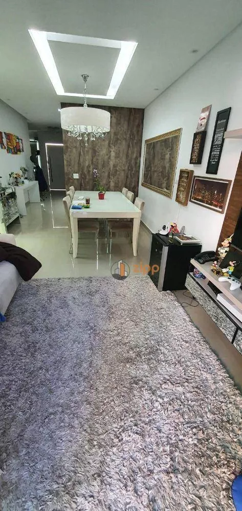 Sobrado à venda com 4 quartos, 380m² - Foto 1