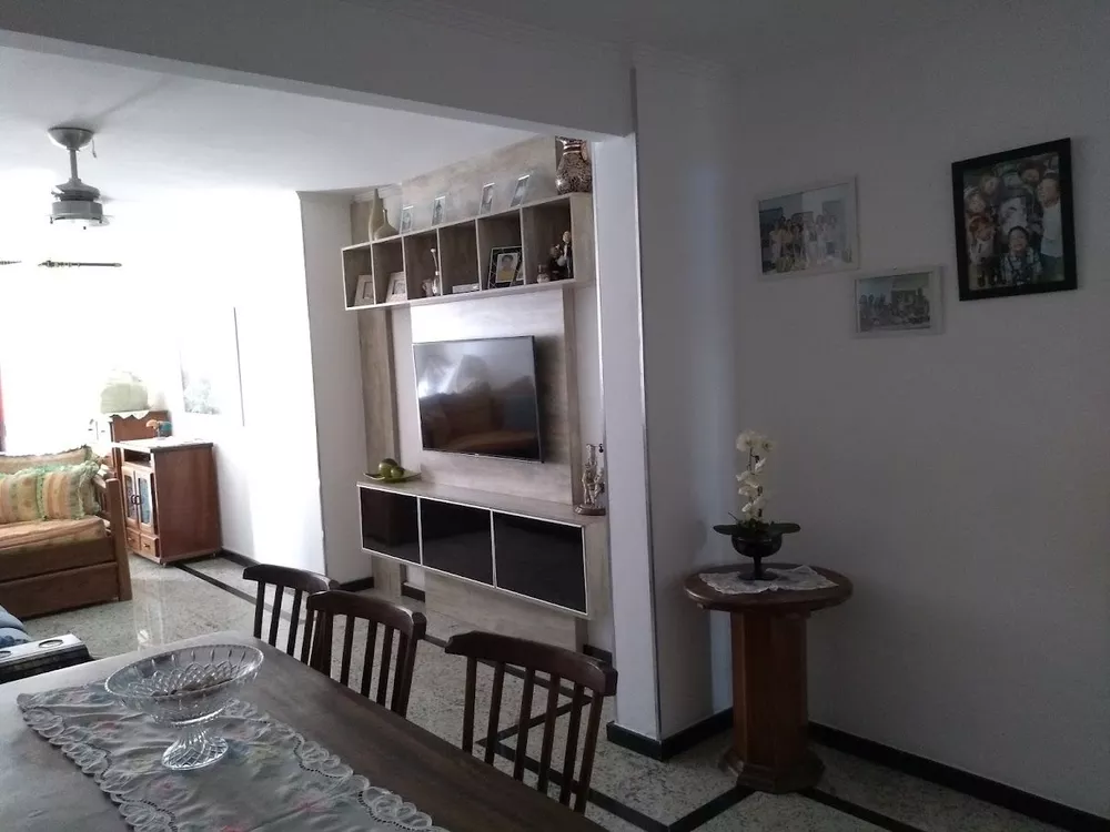 Cobertura à venda com 4 quartos, 300m² - Foto 1