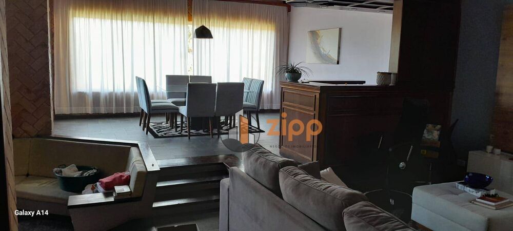 Sobrado para alugar com 4 quartos, 367m² - Foto 1