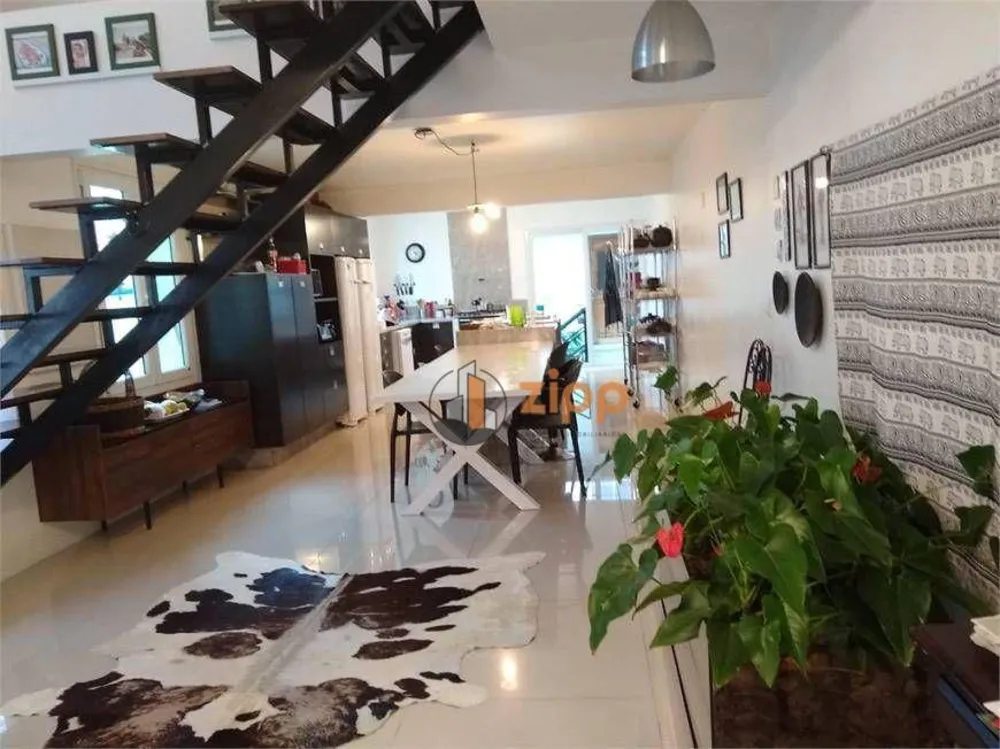 Sobrado, 3 quartos, 260 m² - Foto 1