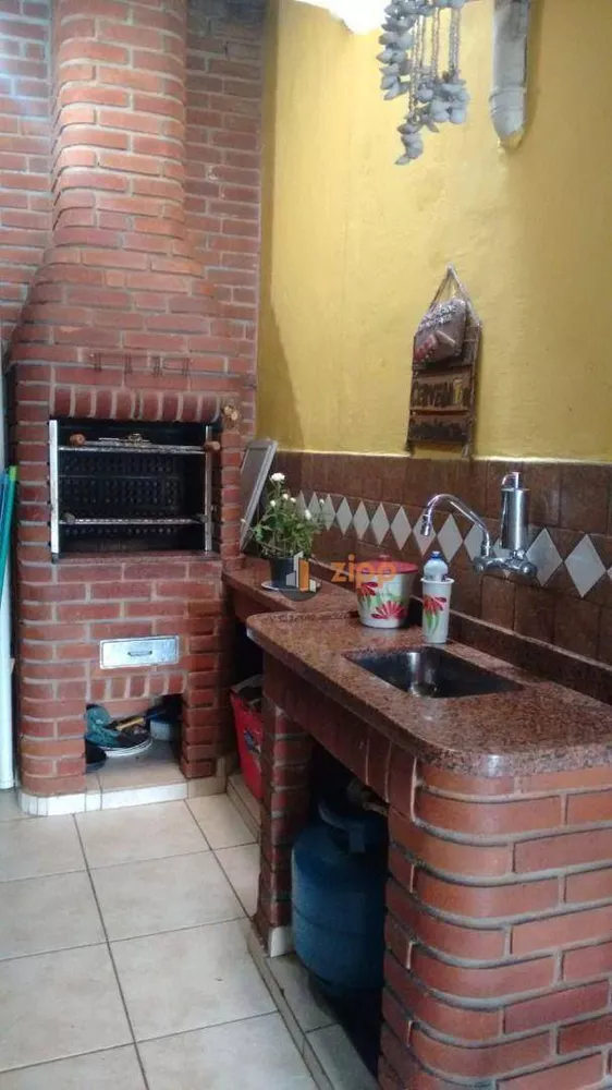 Sobrado à venda com 3 quartos, 190m² - Foto 2