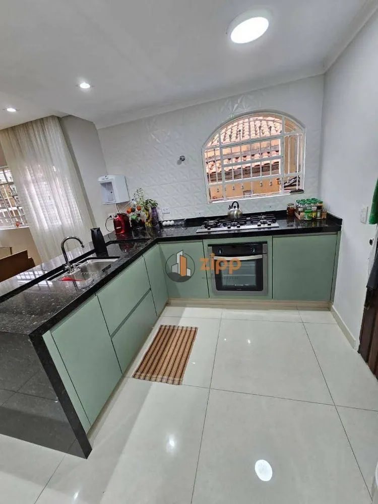 Sobrado, 4 quartos, 210 m² - Foto 1