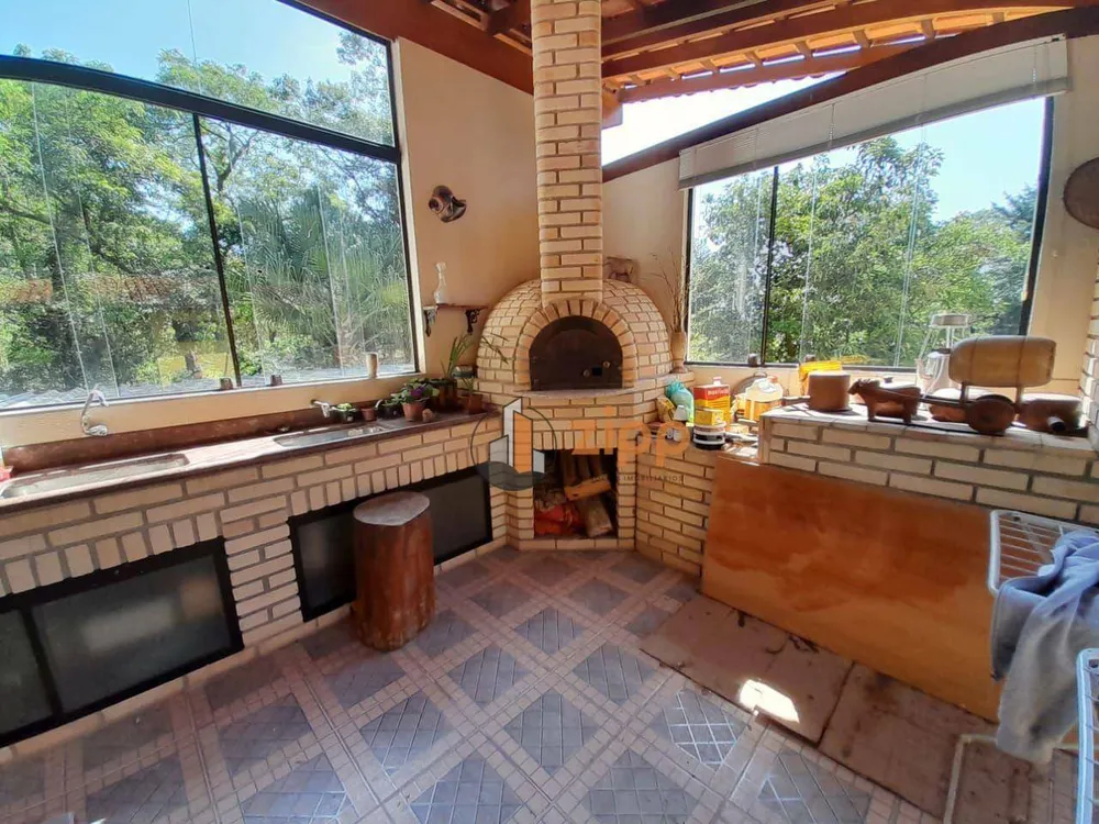Casa, 4 quartos, 196 m² - Foto 1