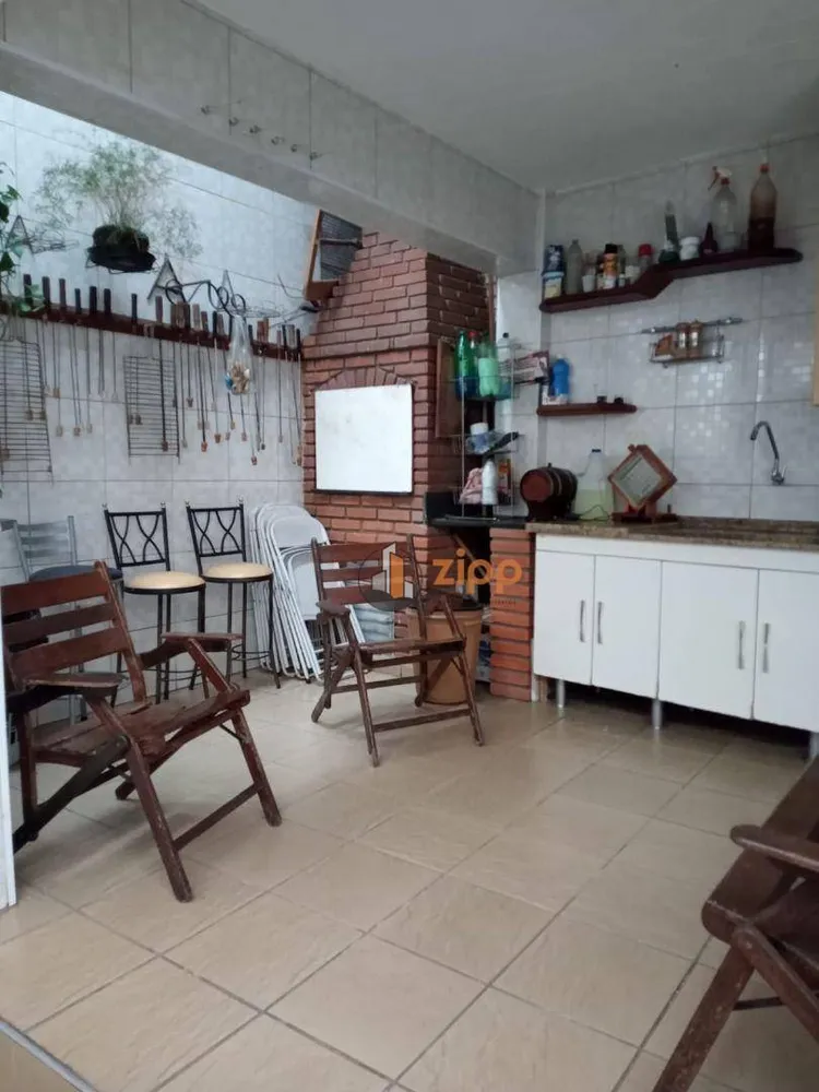 Sobrado, 3 quartos, 136 m² - Foto 2