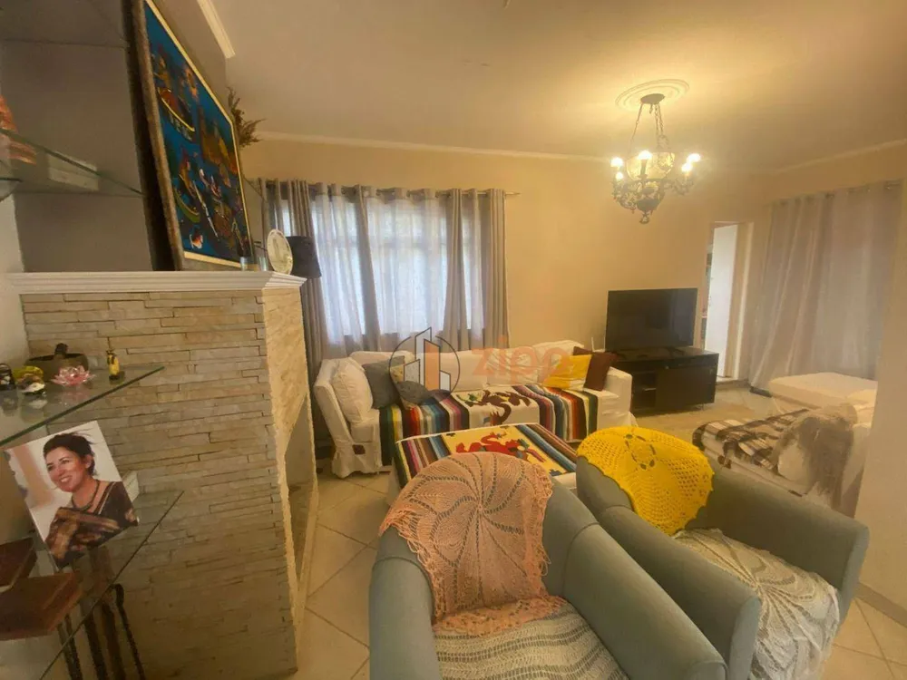 Sobrado, 3 quartos, 213 m² - Foto 1