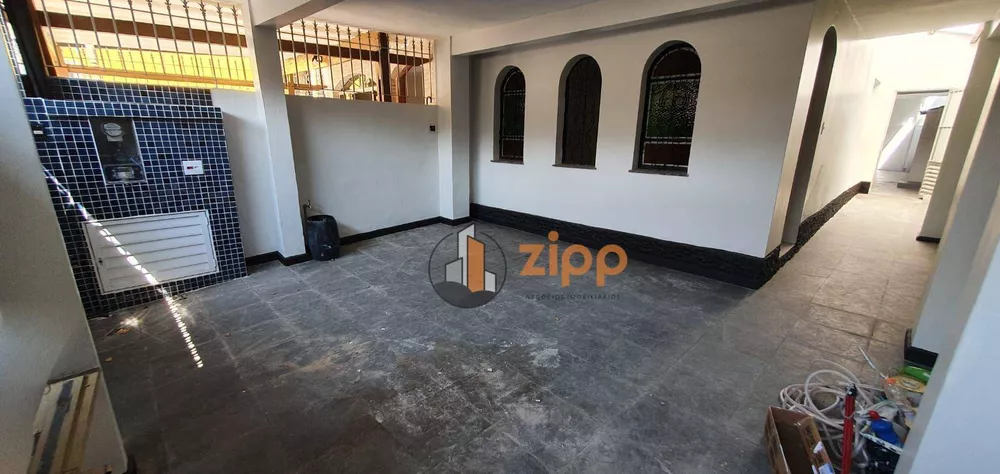 Sobrado à venda com 3 quartos, 245m² - Foto 1