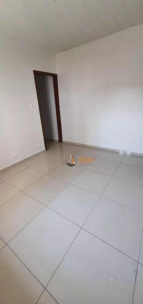 Sobrado à venda com 3 quartos, 245m² - Foto 4