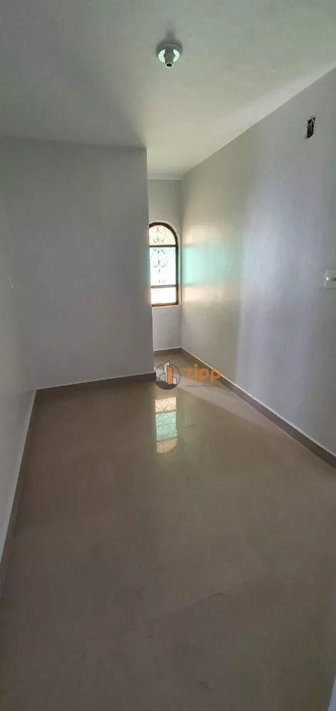 Sobrado à venda com 3 quartos, 245m² - Foto 3