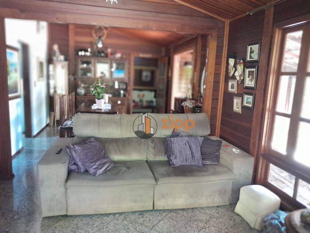 Casa à venda com 4 quartos, 196m² - Foto 4