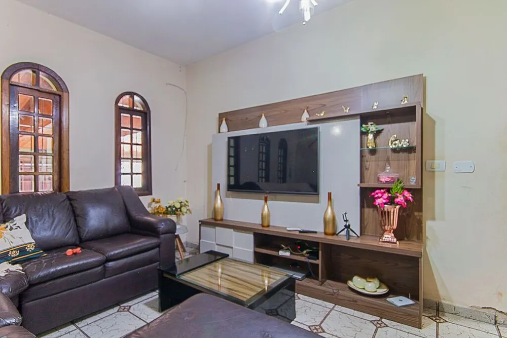 Casa, 3 quartos, 259 m² - Foto 2