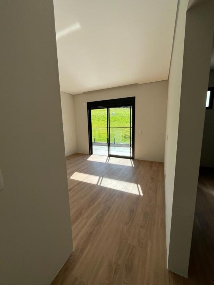 Casa de Condomínio à venda com 3 quartos, 301m² - Foto 5