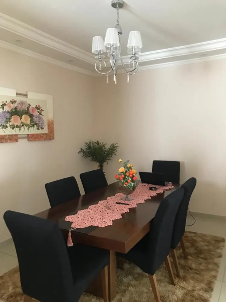 Casa, 6 quartos, 259 m² - Foto 2