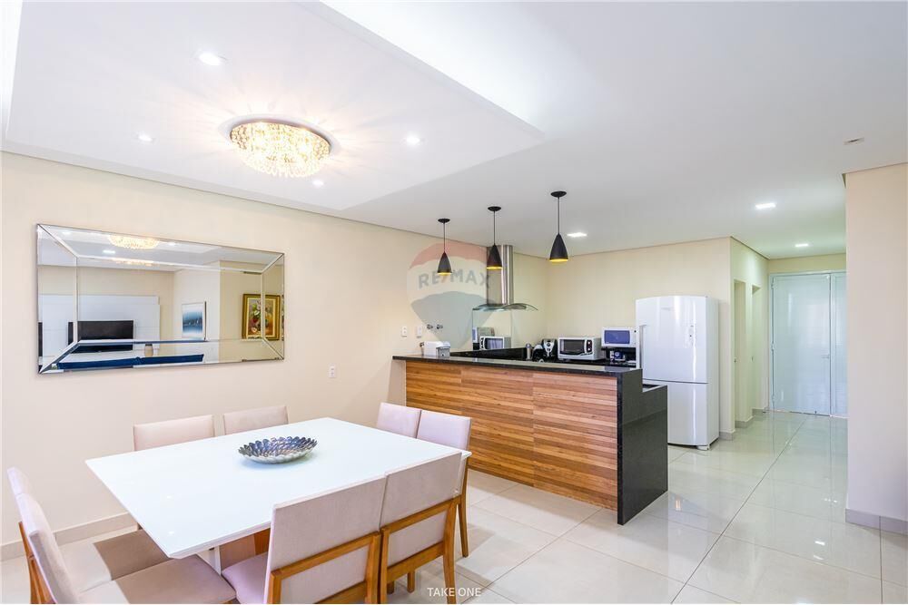 Casa de Condomínio à venda com 5 quartos, 234m² - Foto 1