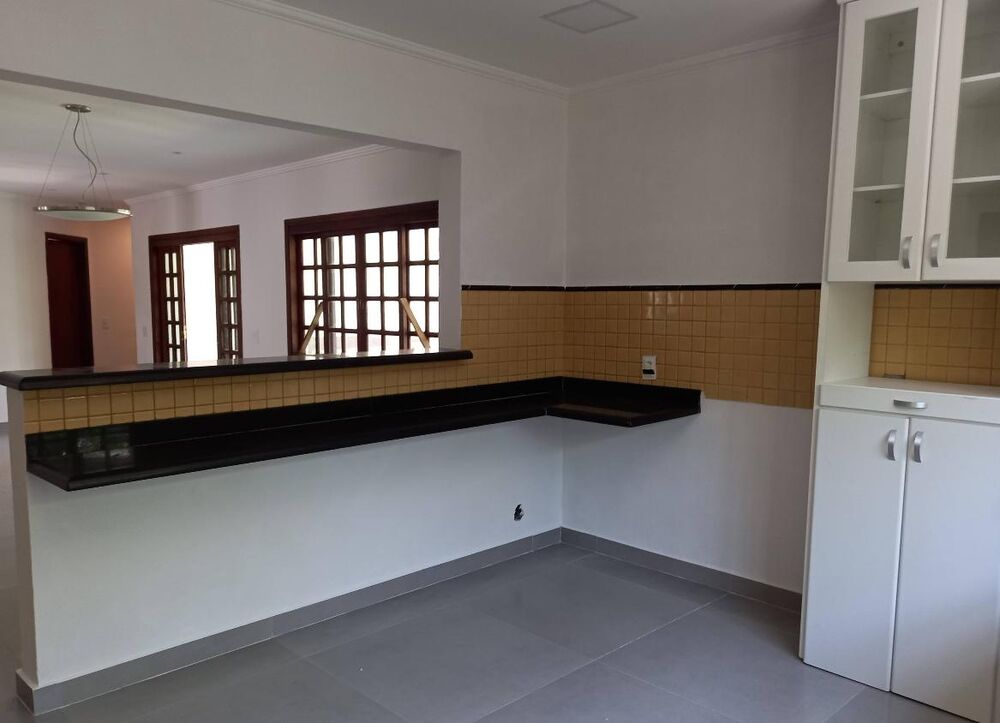 Chácara à venda com 4 quartos, 1000m² - Foto 2