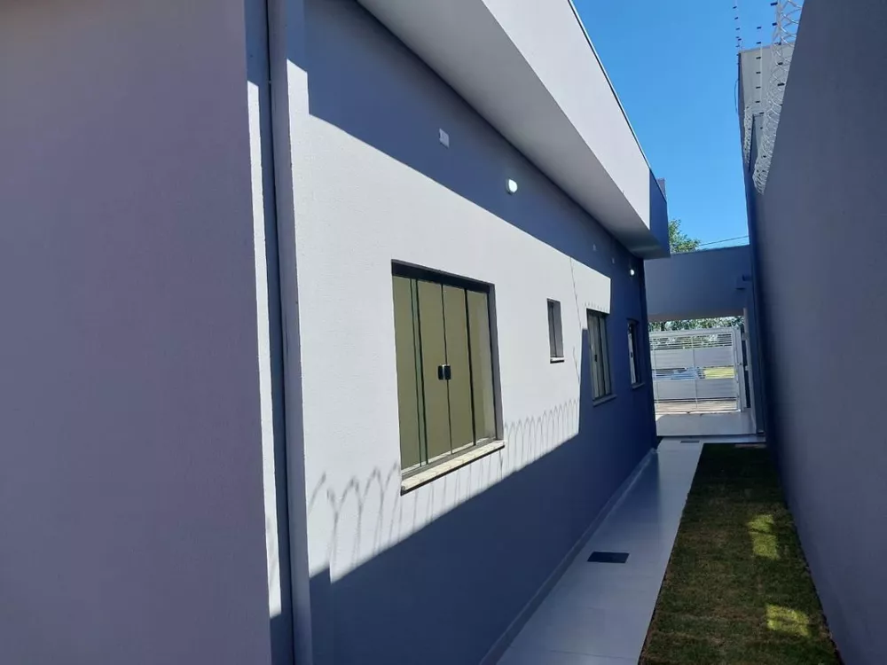 Casa à venda com 3 quartos, 275m² - Foto 2