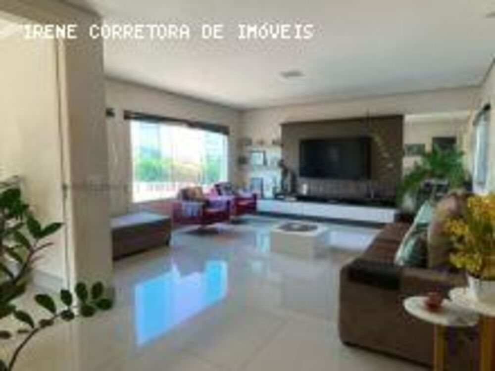 Sobrado à venda com 3 quartos, 452m² - Foto 1