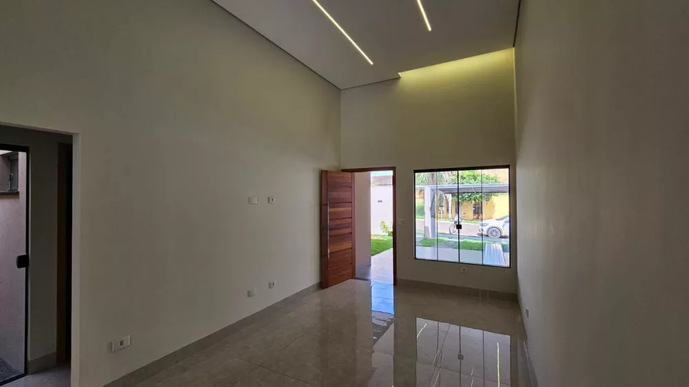 Casa à venda com 3 quartos, 225m² - Foto 2