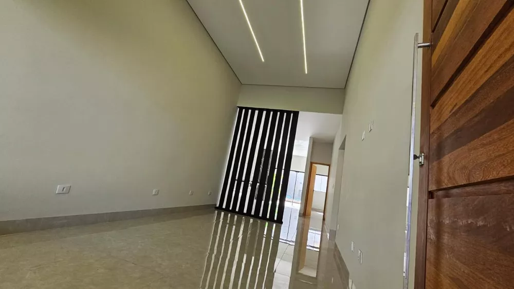 Casa à venda com 3 quartos, 225m² - Foto 3