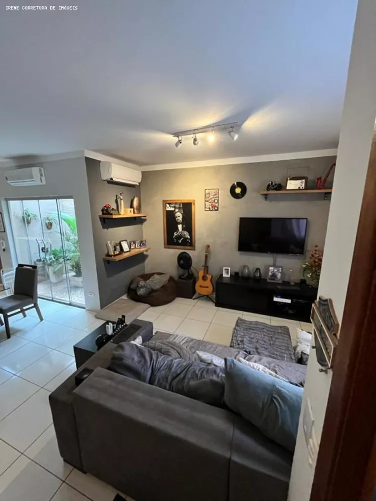 Casa à venda com 2 quartos, 200m² - Foto 4