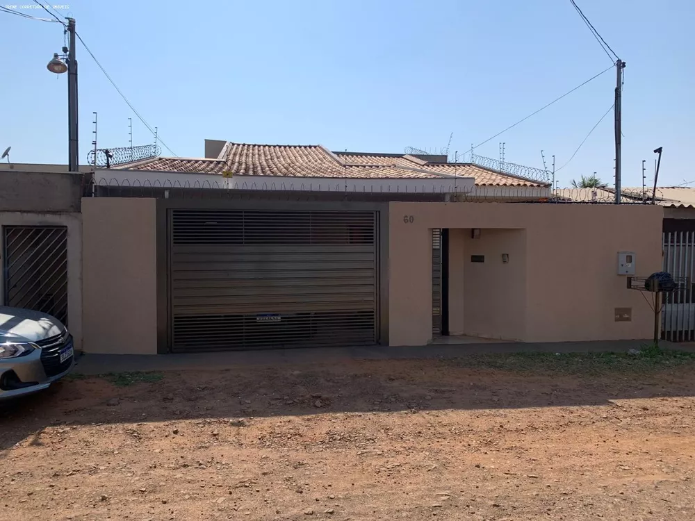 Casa à venda com 2 quartos, 200m² - Foto 1