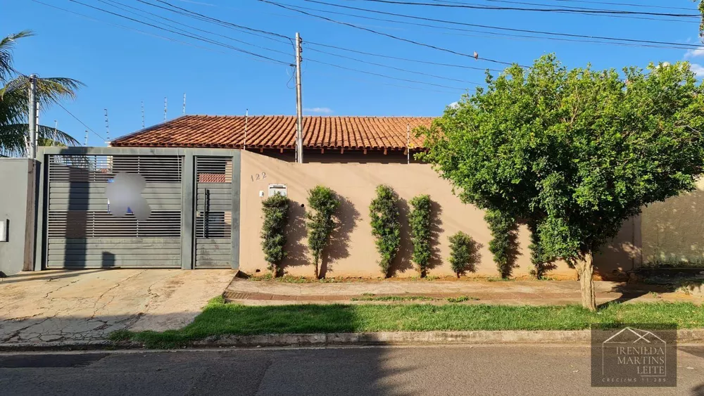 Casa à venda com 3 quartos, 369m² - Foto 1