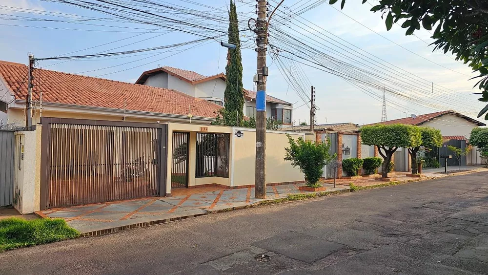 Casa à venda com 2 quartos, 360m² - Foto 1