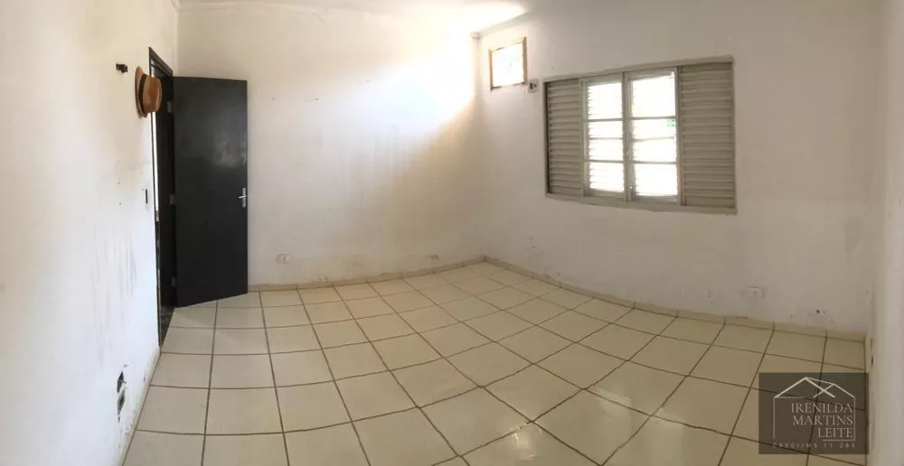 Casa à venda com 3 quartos, 640m² - Foto 4