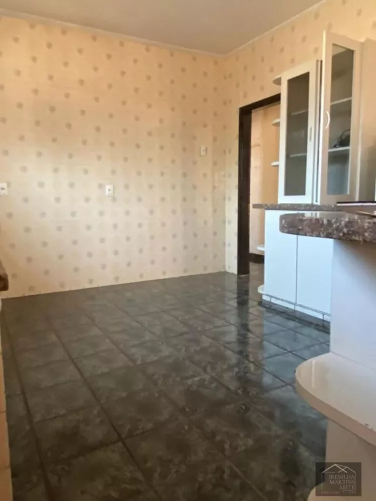 Casa à venda com 3 quartos, 640m² - Foto 3