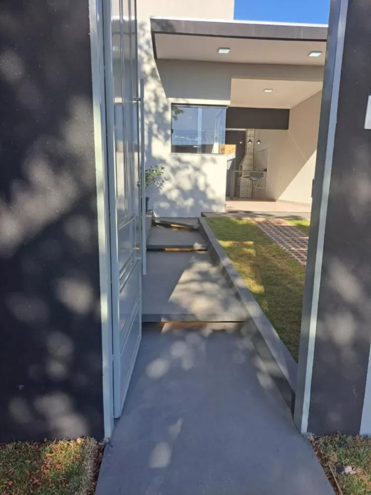 Casa à venda com 2 quartos, 180m² - Foto 3