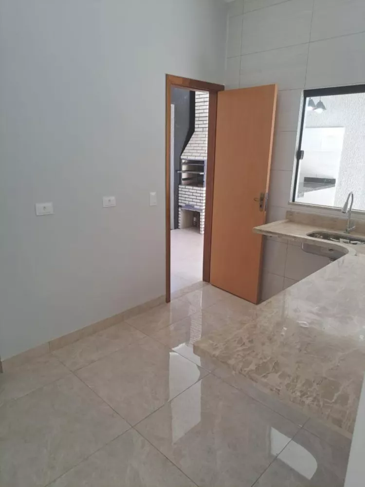 Casa à venda com 2 quartos, 180m² - Foto 8