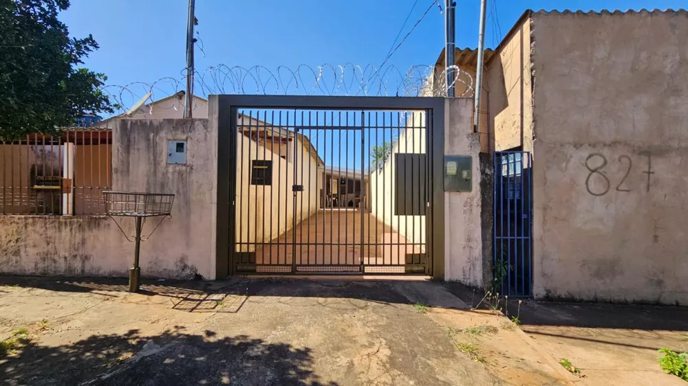 Casa à venda com 4 quartos, 360m² - Foto 1