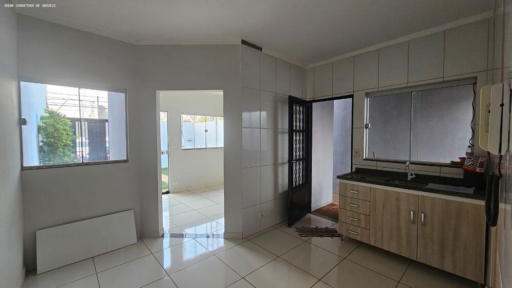 Casa à venda com 2 quartos, 125m² - Foto 3